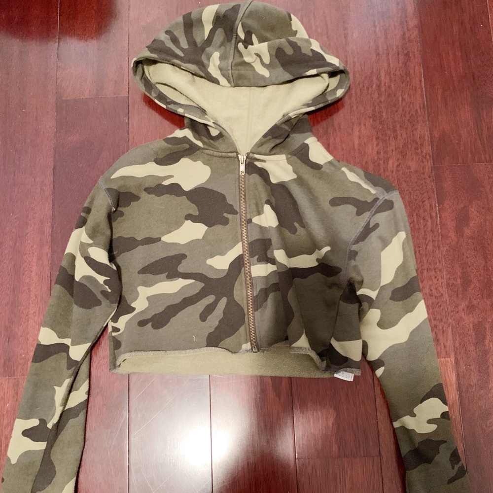Cropped Camo Zip-Up Jacket